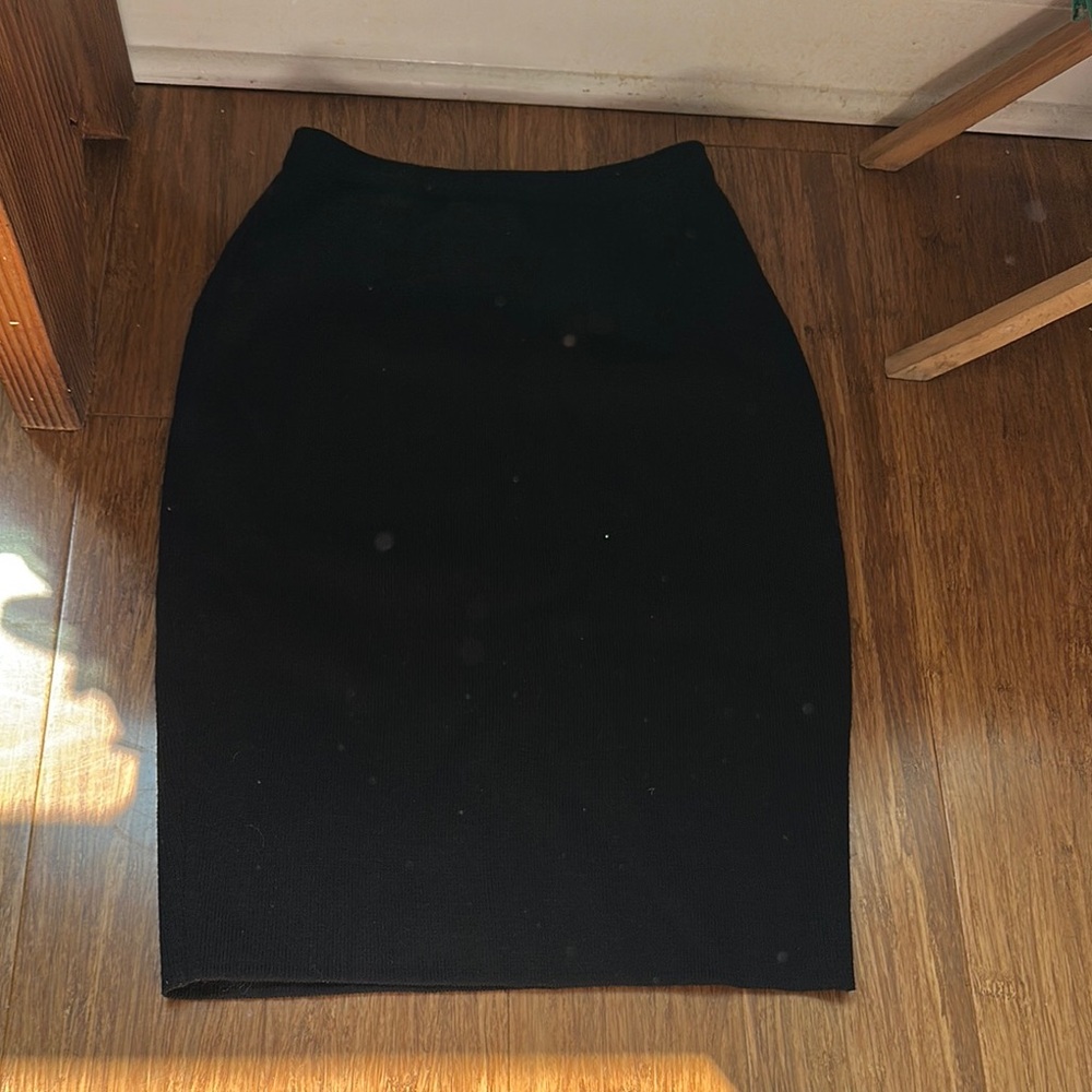Elegant Black Pencil Skirt